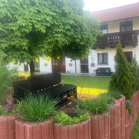Ferienwohnung Am Ponyhof Altötting Dış mekan fotoğraf